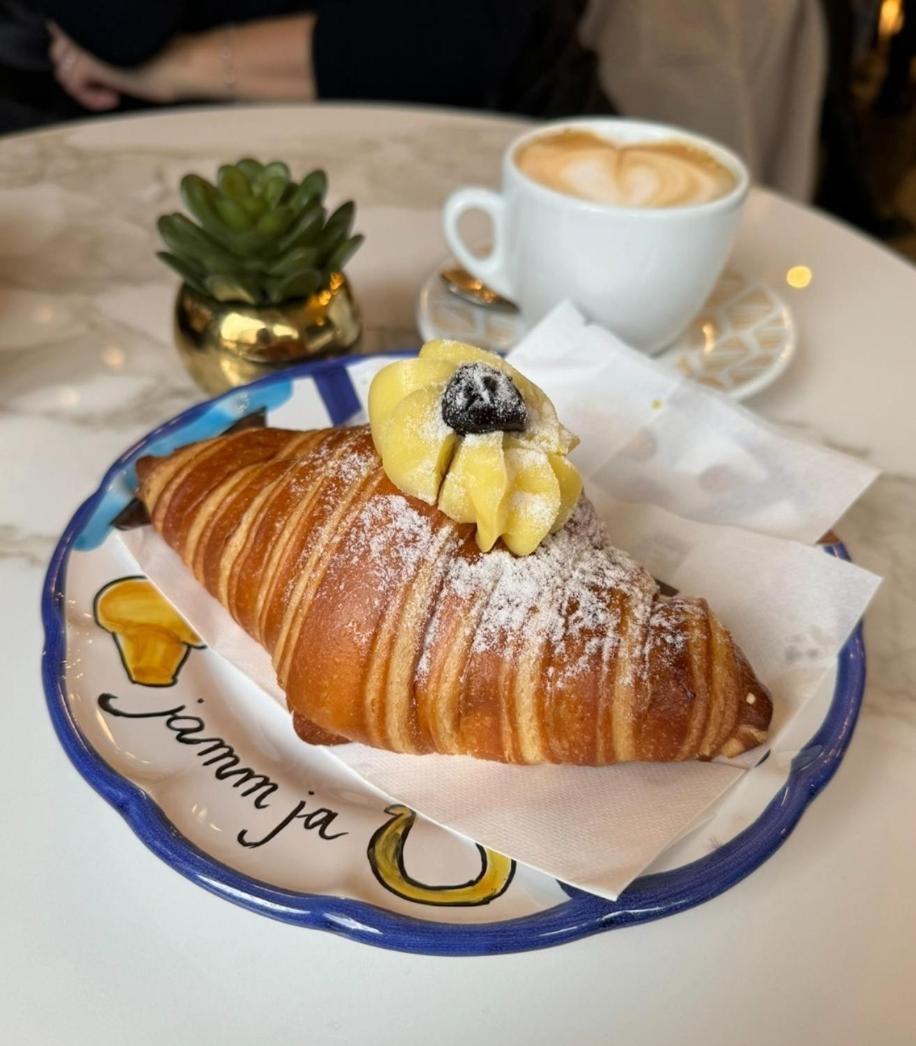 B&B Napoli Duomo Εξωτερικό φωτογραφία