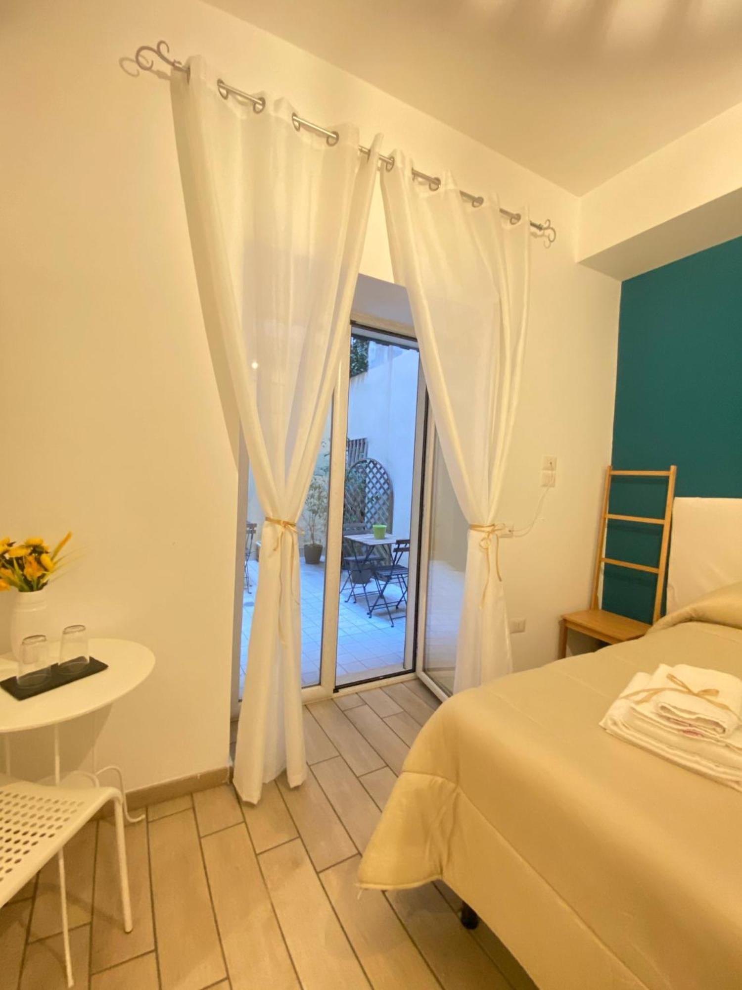 B&B Napoli Duomo Εξωτερικό φωτογραφία